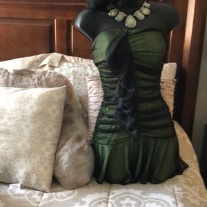 Short dress (S)like new. Worn once to Prom.
